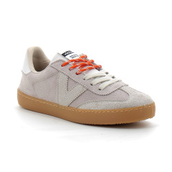 Baskets pour femme avec double cordon et semelle caramel
